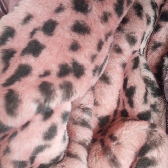 Renuar Stylish Brown Quilted Women's Jacket with Faux Fur Trim - Picture 4 of 13